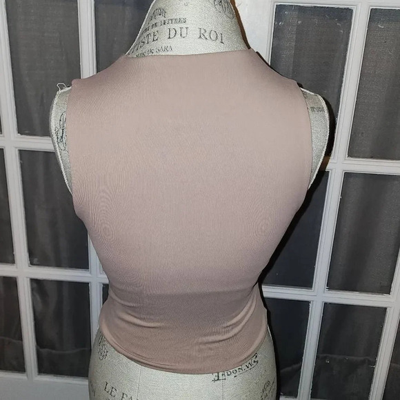 Babaton Aritzia‎ Womens Tan Contour Muscle Tank Top Medium - Picture 2 of 8